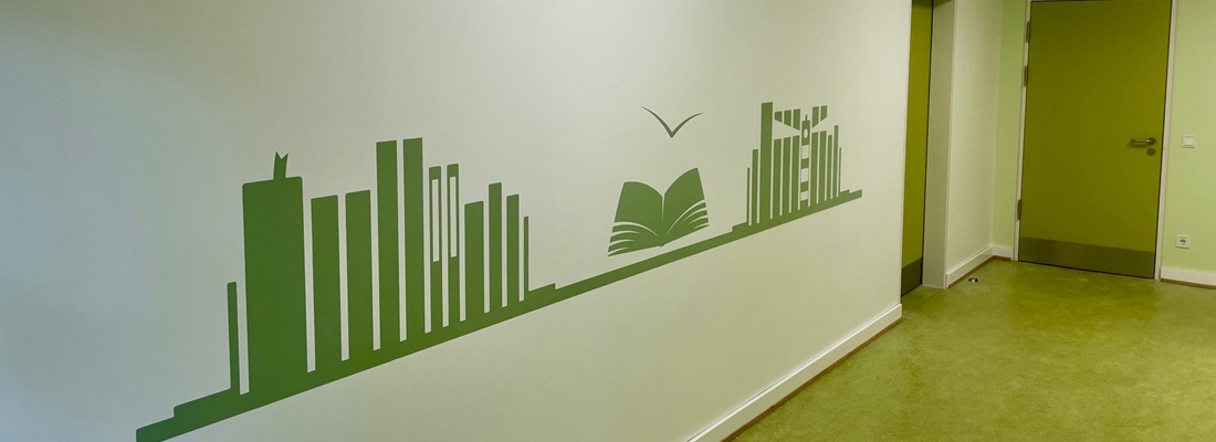 Wandtattoo Bücherregal und Buch-Motiv – kreative Wandgestaltung mit Folien Fischer Hamburg Bergedorf, Geesthacht, Lauenburg, Reinbek, Wentorf