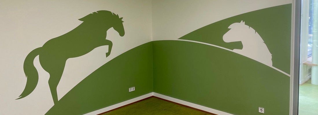 Wandtattoo Pferd mit Schablonenfolie – Wandgestaltung von Folien Fischer Hamburg Bergedorf, Wentorf, Reinbek, Glinde, Schwarzenbek